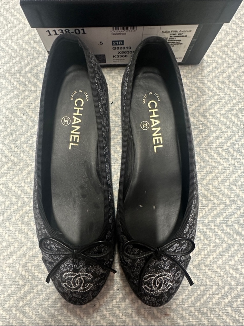 CHANEL Black denim  CC Logo Ballet Flats - Picture 2 of 11